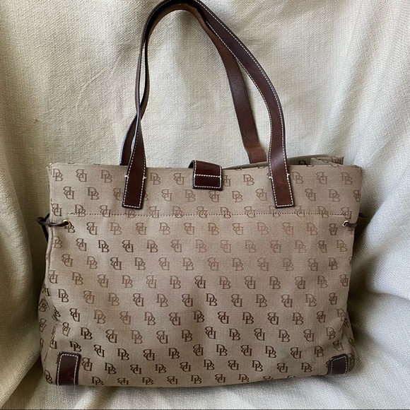 Large Dooney & Bourke Tote - Picture 2 of 9